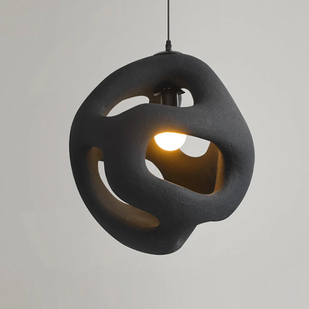 Artystyczna Lampa Wisząca z Rzeźbiarskim Kloszem