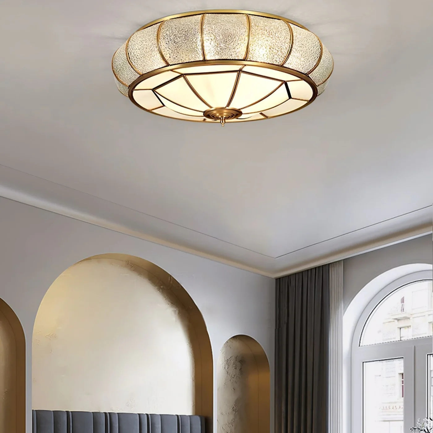 Klasyczna Lampa Sufitowa w Stylu Retro ze Szkłem i Mosiądzem