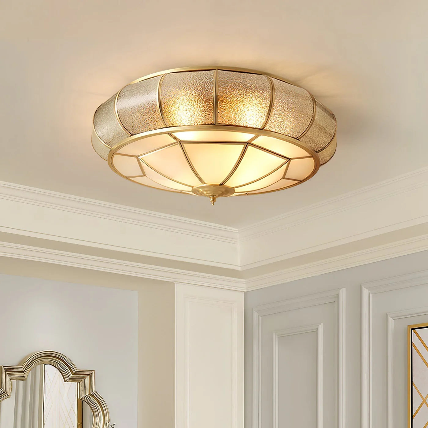 Klasyczna Lampa Sufitowa w Stylu Retro ze Szkłem i Mosiądzem