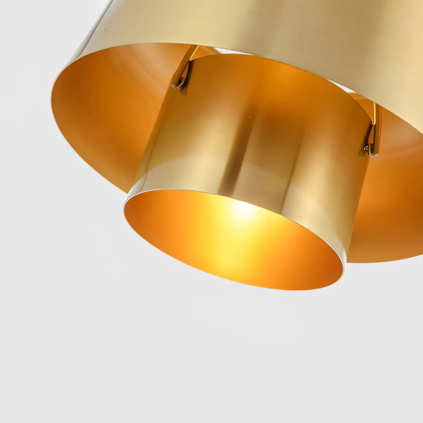 Nowoczesna lampa wisząca LED metalowy klosz designerskie oświetlenie do jadalni i salonu
