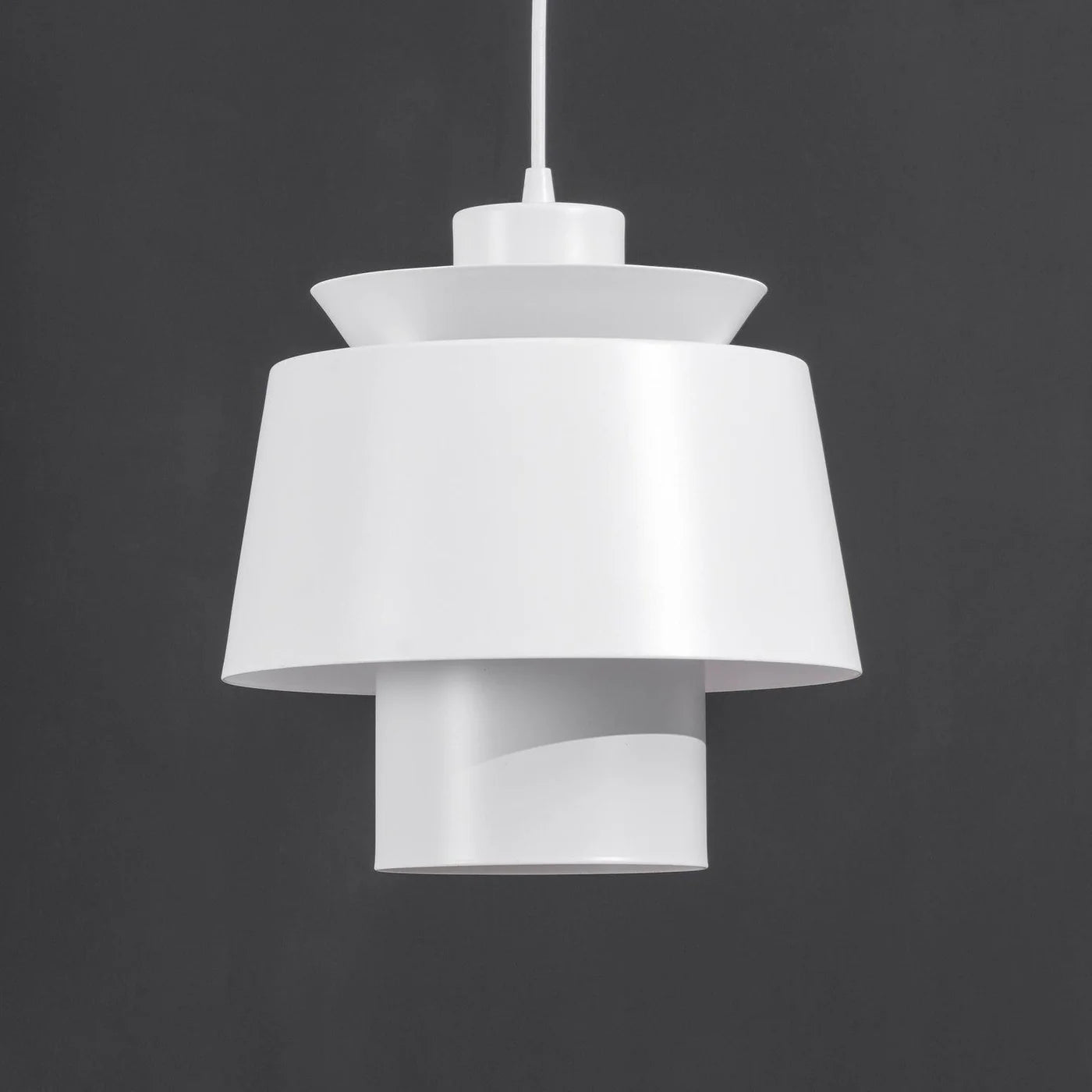 Nowoczesna lampa wisząca LED metalowy klosz designerskie oświetlenie do jadalni i salonu