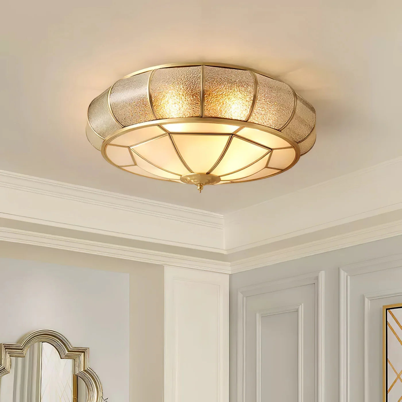 Klasyczna Lampa Sufitowa w Stylu Retro ze Szkłem i Mosiądzem
