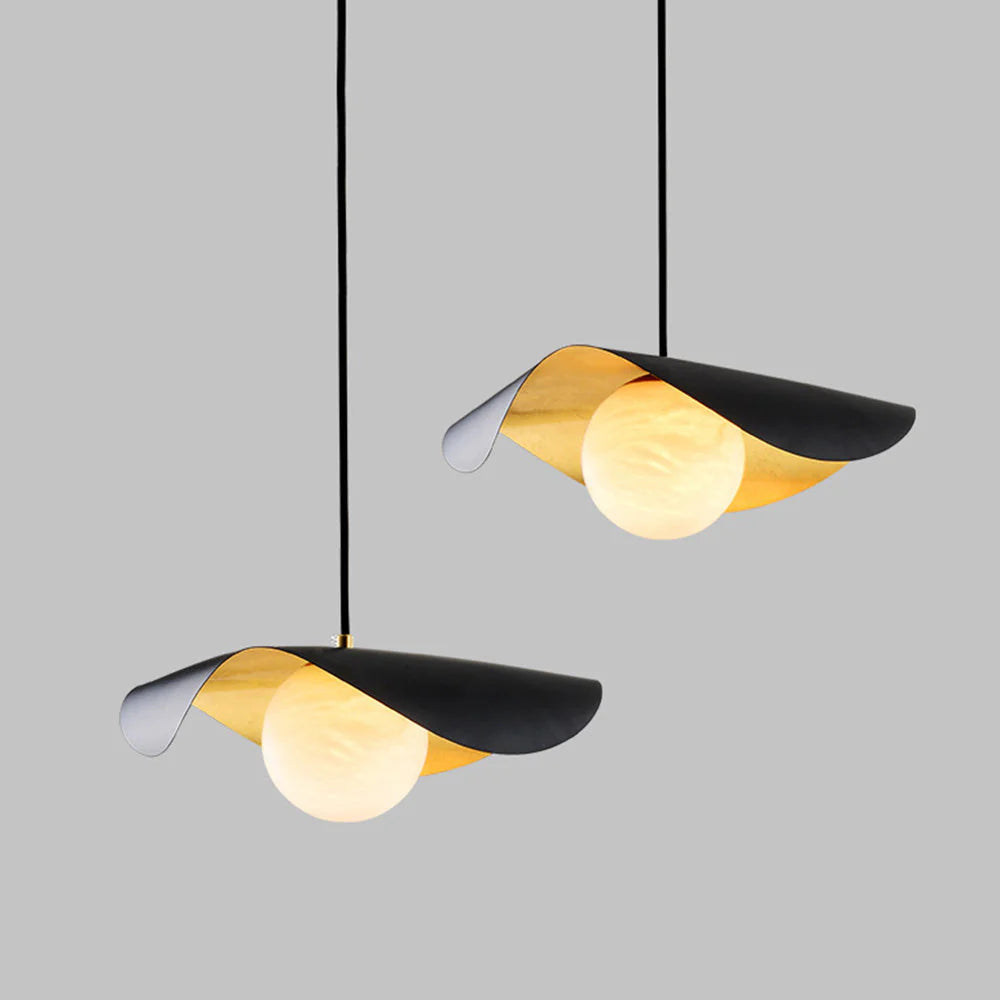 Designerska Lampa Wisząca z Kloszem w Kształcie Kuli i Falującą Osłoną