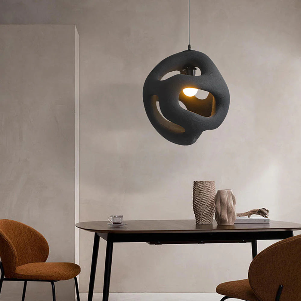 Artystyczna Lampa Wisząca z Rzeźbiarskim Kloszem