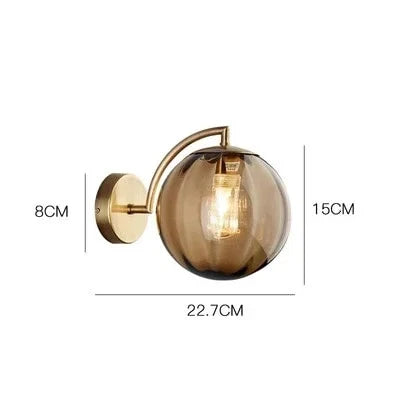 Kinkiet złoty z prążkowanym kloszem – Lampa ścienna