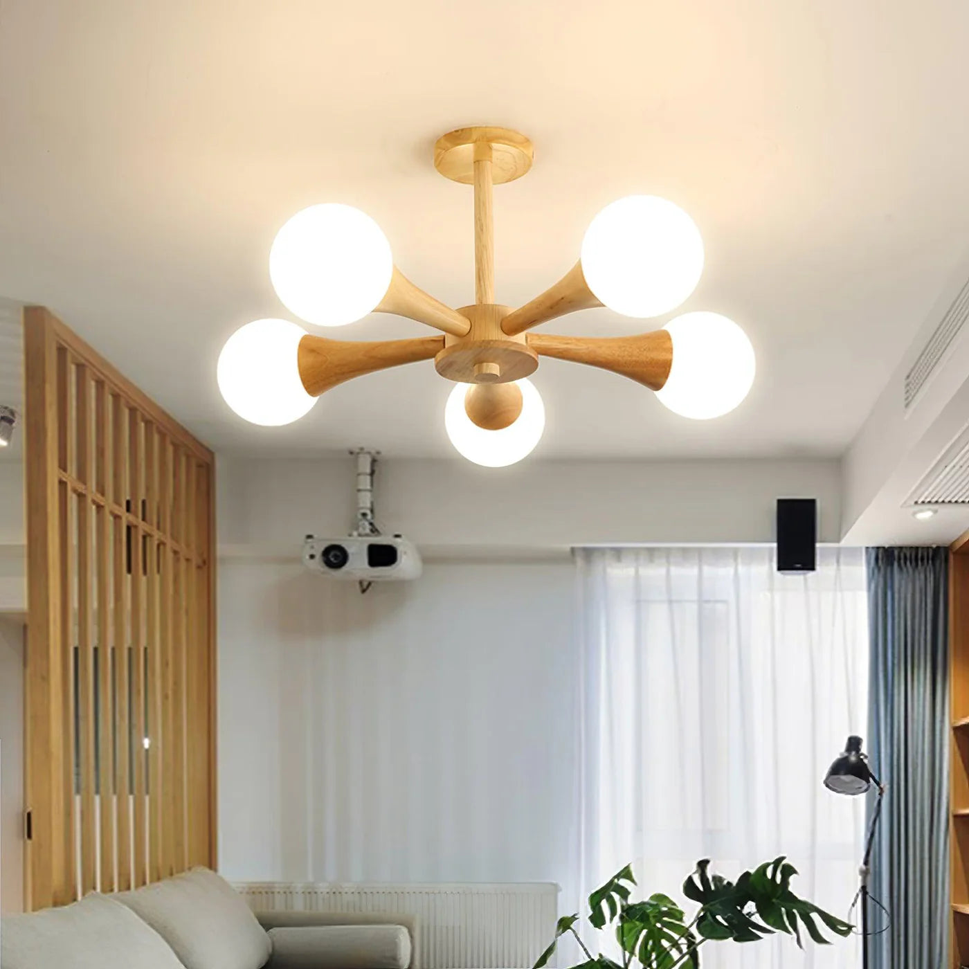 Nowoczesna lampa sufitowa żyrandol z drewnianymi ramionami i kulistymi kloszami