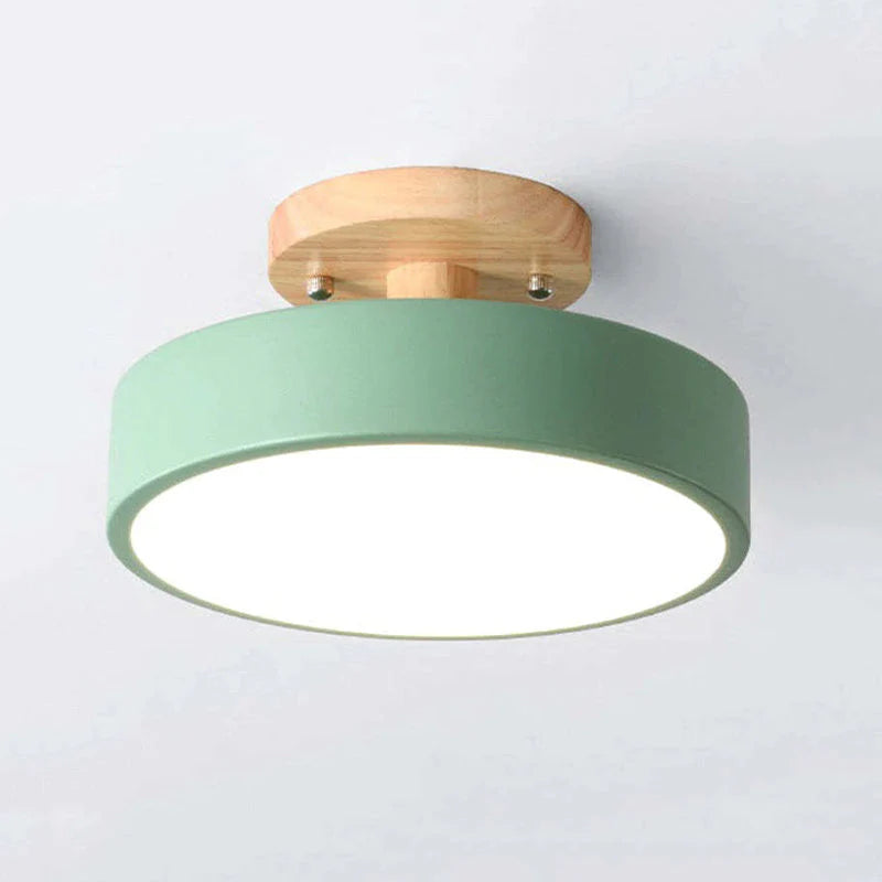 Nowoczesna lampa sufitowa LED wykonana z drewna