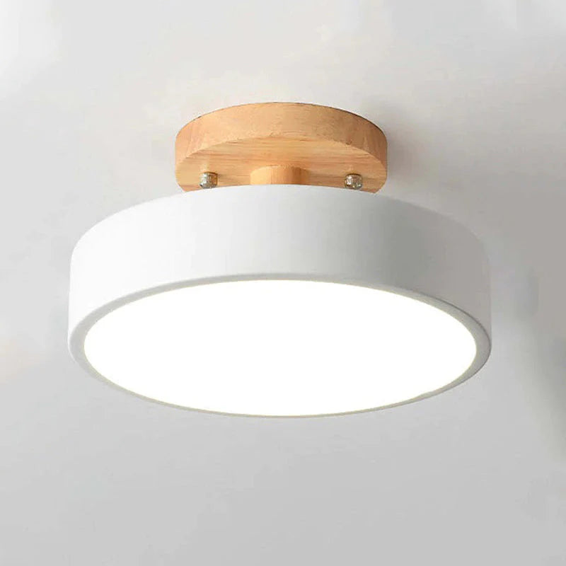Nowoczesna lampa sufitowa LED wykonana z drewna