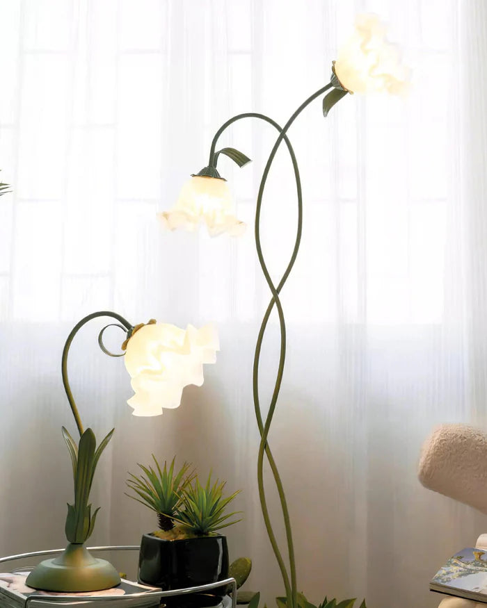Lampa stojąca w stylu retro – podłogowa lampa kwiatowa z kloszami w kształcie lilii
