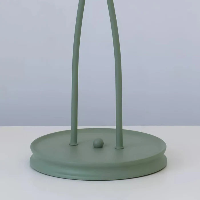 Lampa stojąca w stylu retro – podłogowa lampa kwiatowa z kloszami w kształcie lilii