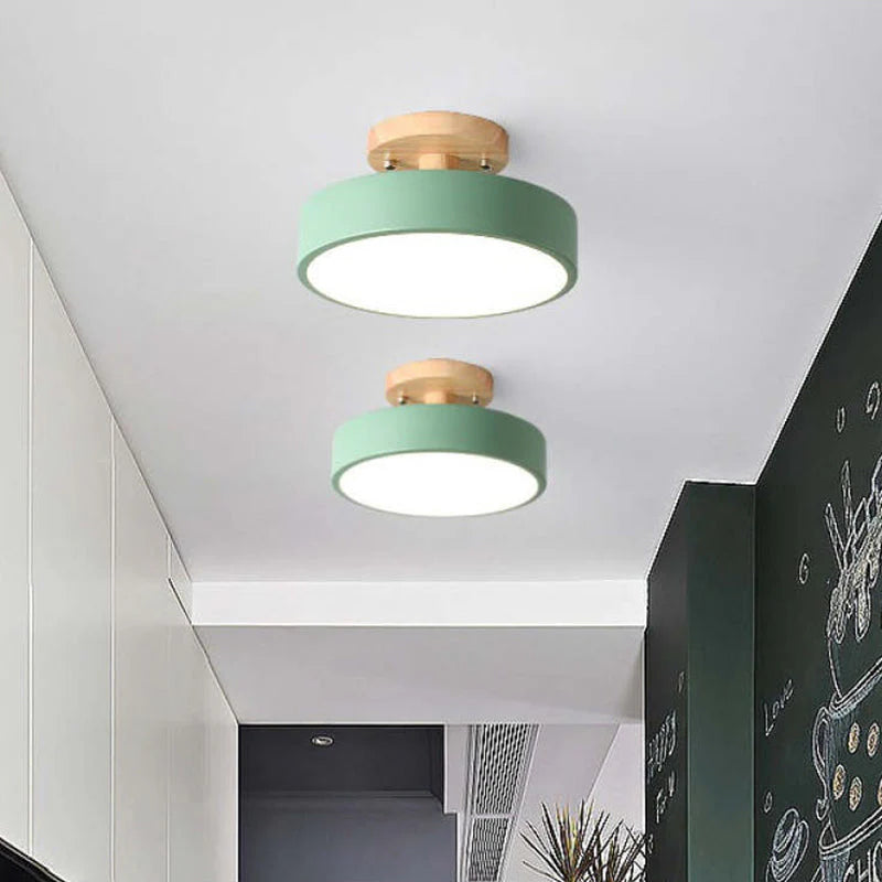 Nowoczesna lampa sufitowa LED wykonana z drewna