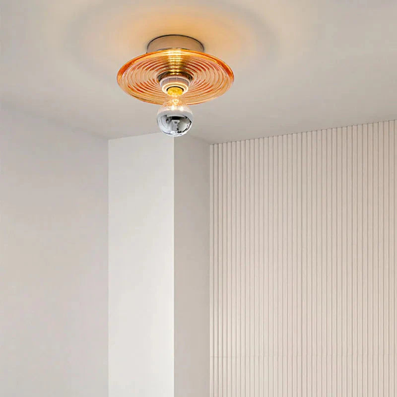 Nowoczesna Lampa Ścienna ze Szklanym Kloszem
