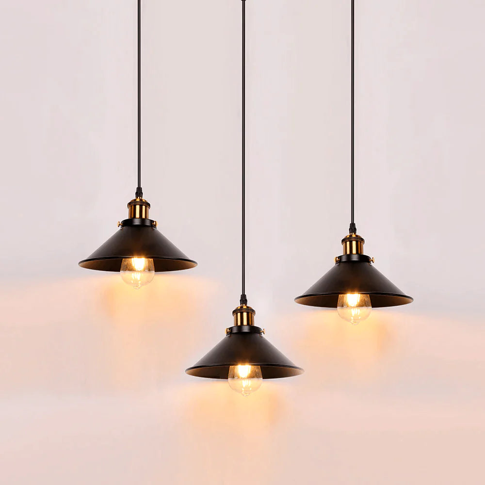 Industrialna Lampa Wisząca z Metalowym Kloszem