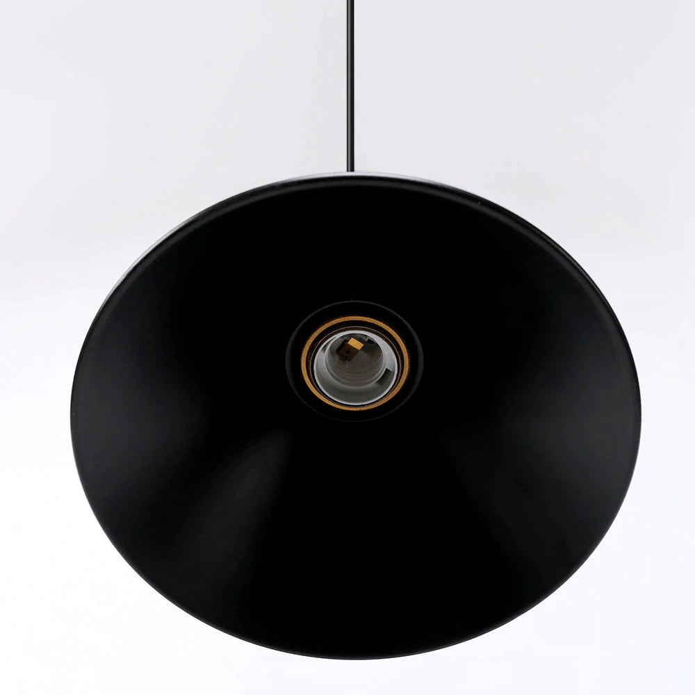 Industrialna Lampa Wisząca z Metalowym Kloszem
