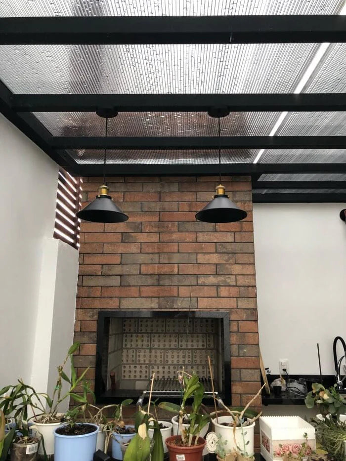 Industrialna Lampa Wisząca z Metalowym Kloszem