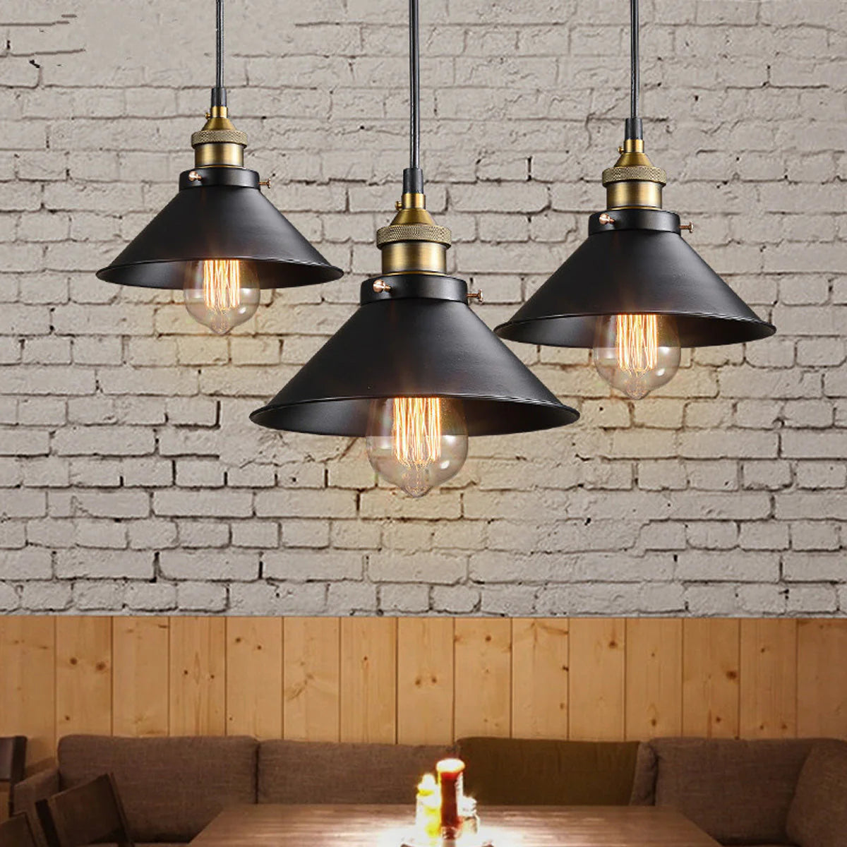 Industrialna Lampa Wisząca z Metalowym Kloszem