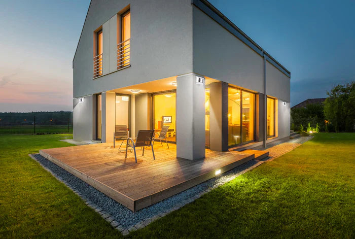 Zestaw 2 solarnych lamp ogrodowych LED – kinkiety z czujnikiem zmierzchu, montaż na ścianę