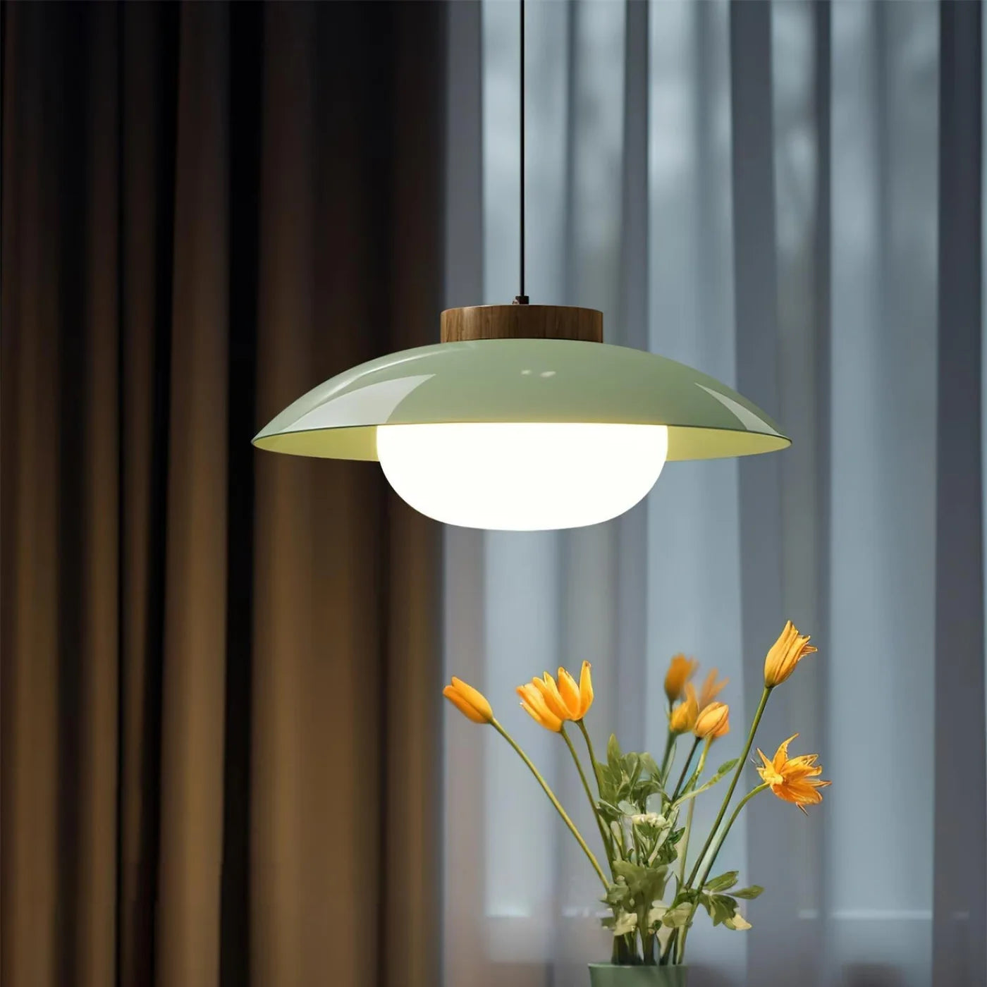 Nowoczesna Szklana Lampa Wisząca – Minimalistyczny Design z Drewnianym Akcentem