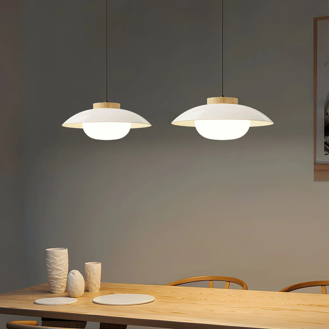 Nowoczesna Szklana Lampa Wisząca – Minimalistyczny Design z Drewnianym Akcentem