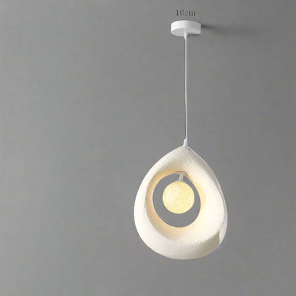 Designerska Lampa Wisząca z Abstrakcyjnym Kloszem – Nowoczesna Rzeźbiarska Forma