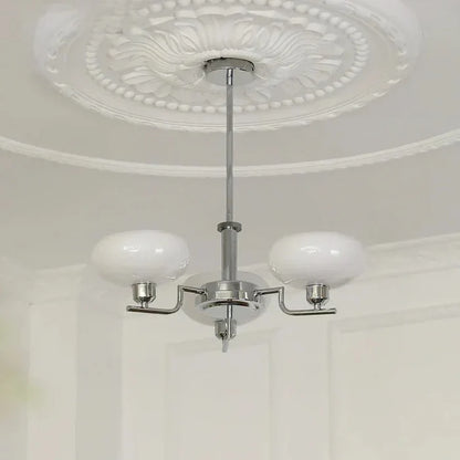 Nowoczesny Żyrandol z Kloszami z Opalowego Szkła – Elegancka Lampa Sufitowa