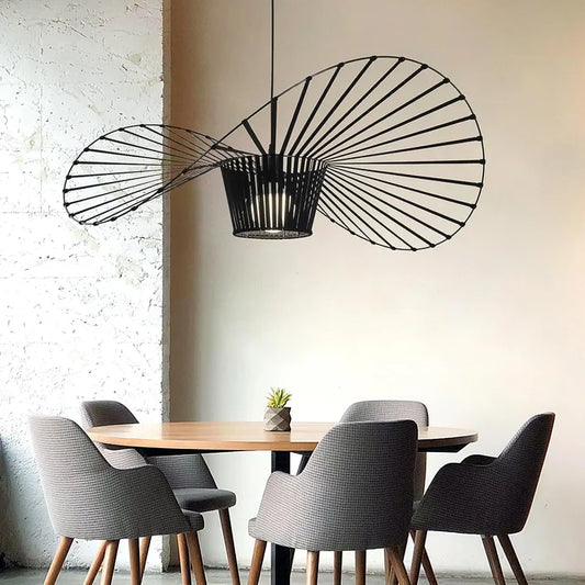 Nowoczesna lampa wisząca – rzeźbiarska forma w spiralnym kształcie