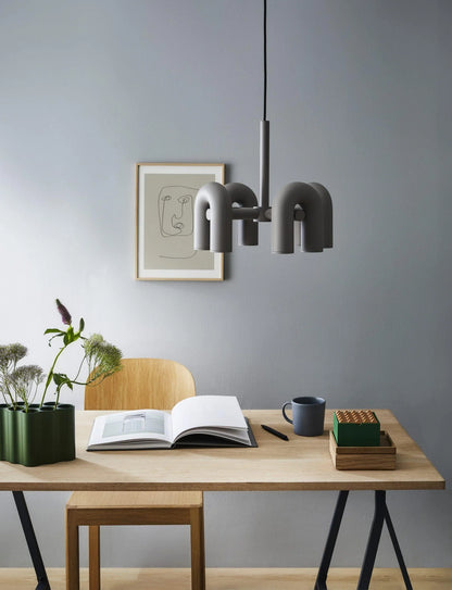Designerska Lampa Wisząca o Rzeźbiarskiej Formie – Nowoczesne Oświetlenie