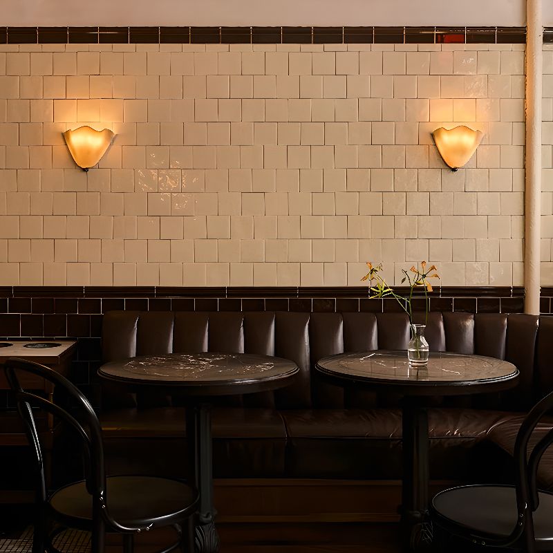 Kinkiet ścienny dekoracyjny – szklany klosz, styl retro, światło ambientowe