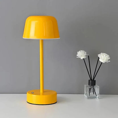 Kolorowa lampka stołowa LED – nowoczesny design, ładowanie USB, idealna na biurko