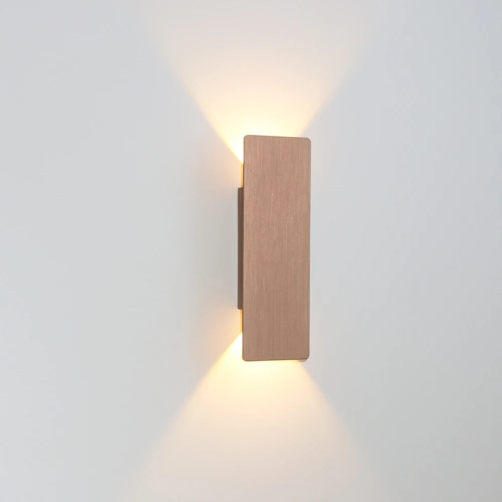 Nowoczesny kinkiet LED w różnych kolorach – światło góra/dół