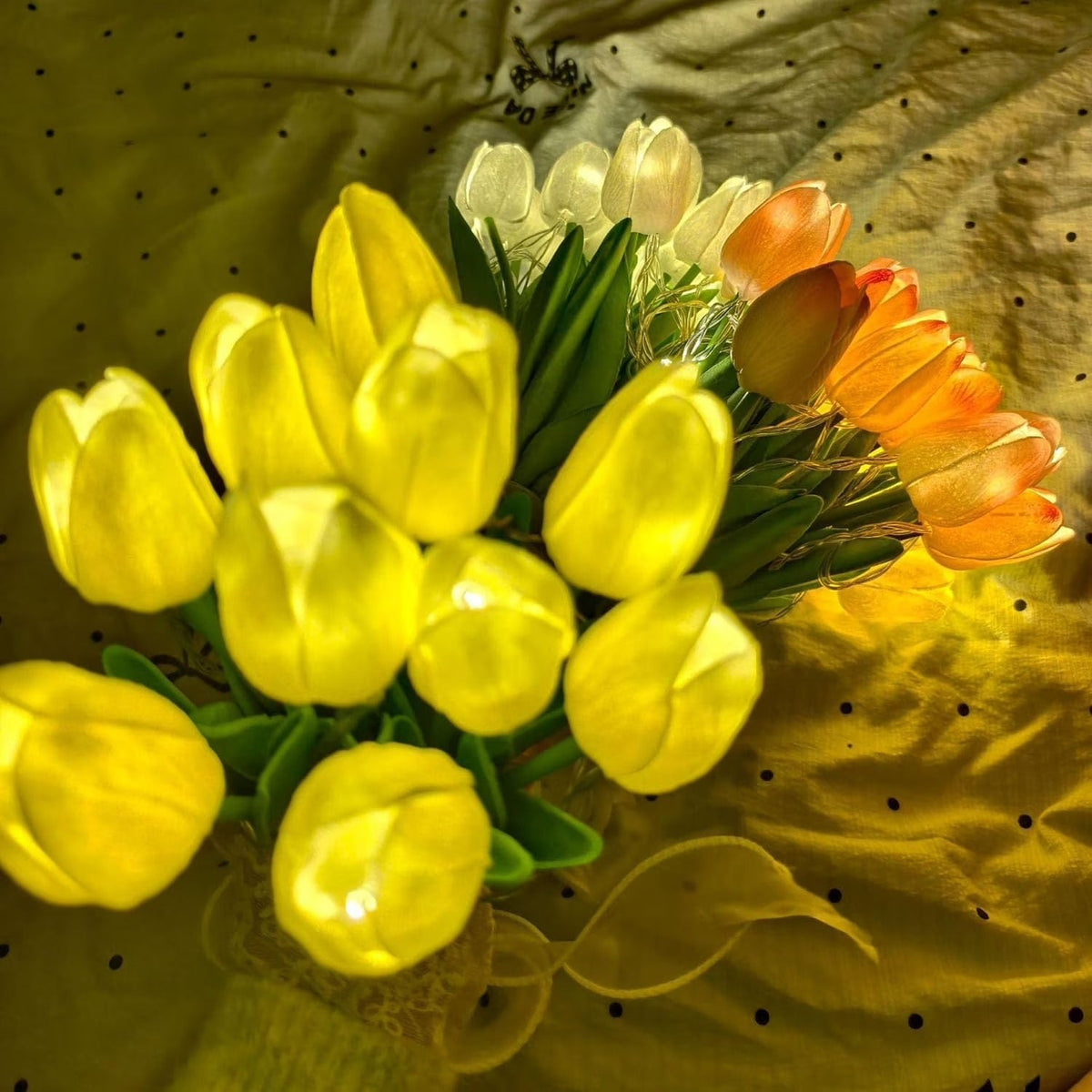 Lampka nocna na baterie z bukietem tulipanów – miękkie światło w kompaktowym wydaniu 7