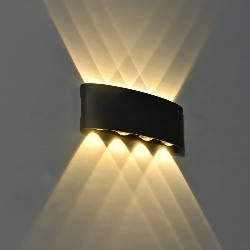 Nowoczesny wodoodporny kinkiet LED z wielopunktowym światłem góra/dół