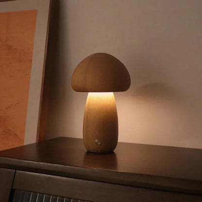 Drewniana lampa stołowa LED w kształcie grzybka – przytulne światło nocne