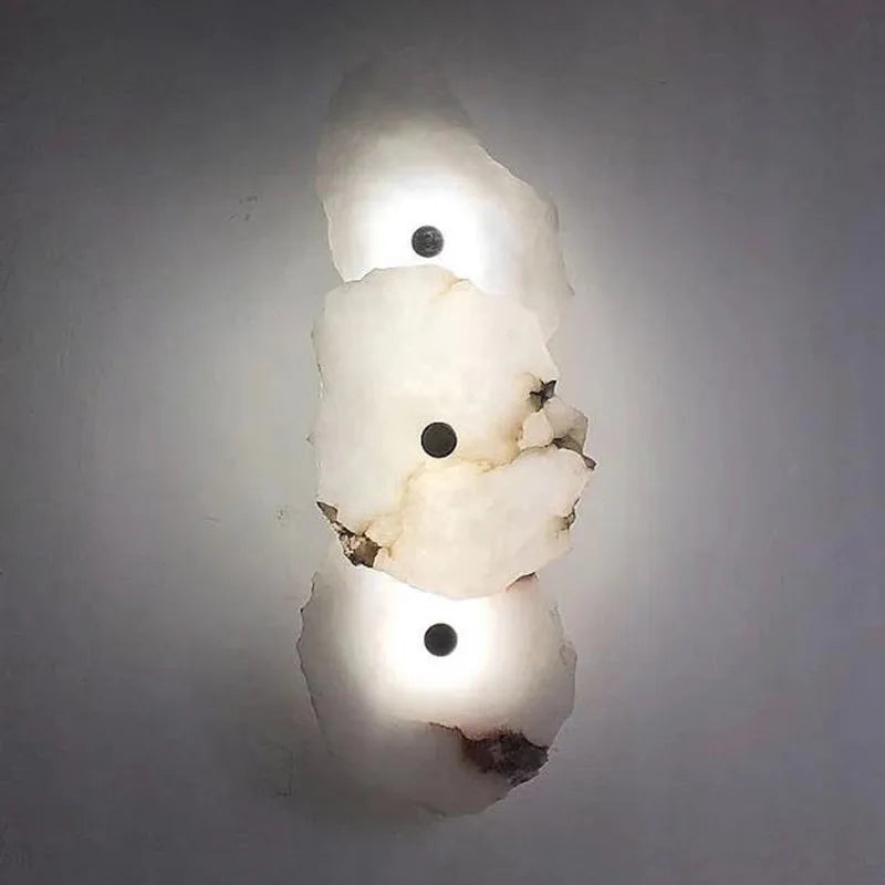 Nowoczesny kinkiet ścienny LED – dekoracyjna lampa w stylu organicznym