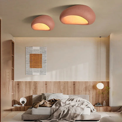 Lampa sufitowa LED w stylu wabi-sabi – plafoniera dekoracyjna o organicznym kształcie