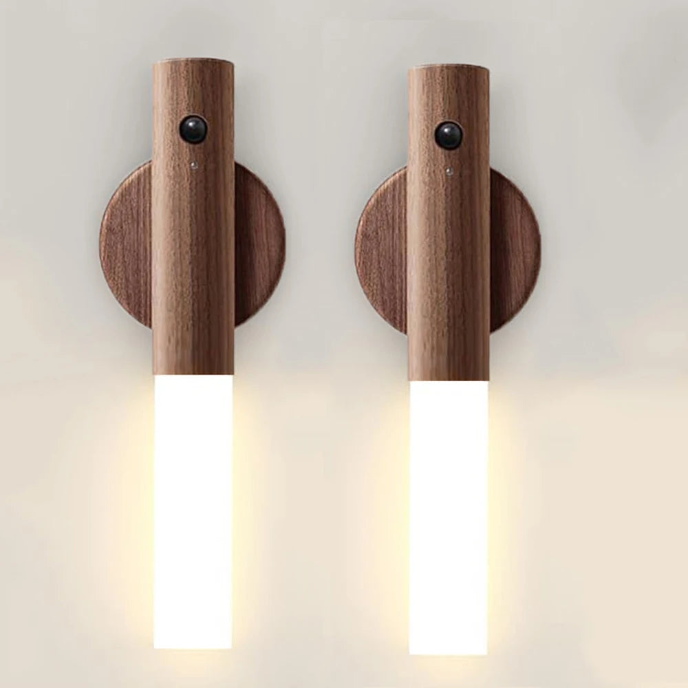 Nowoczesny kinkiet z drewna  – Lampa ścienna LED na magnes, z czujnikiem ruchu
