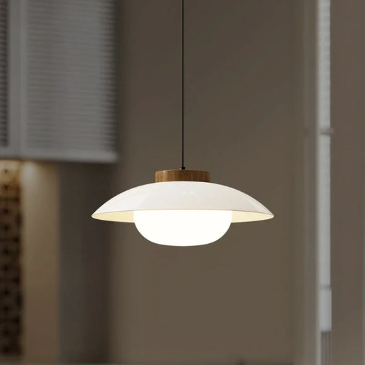 Nowoczesna Szklana Lampa Wisząca – Minimalistyczny Design z Drewnianym Akcentem