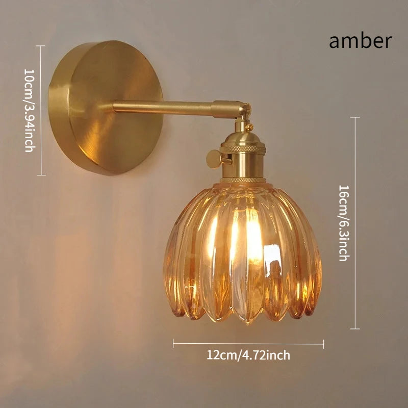 Lampa ścienna retro w kształcie kwiatu tulipana – kinkiet ze szklanym kloszem i złotym wykończeniem