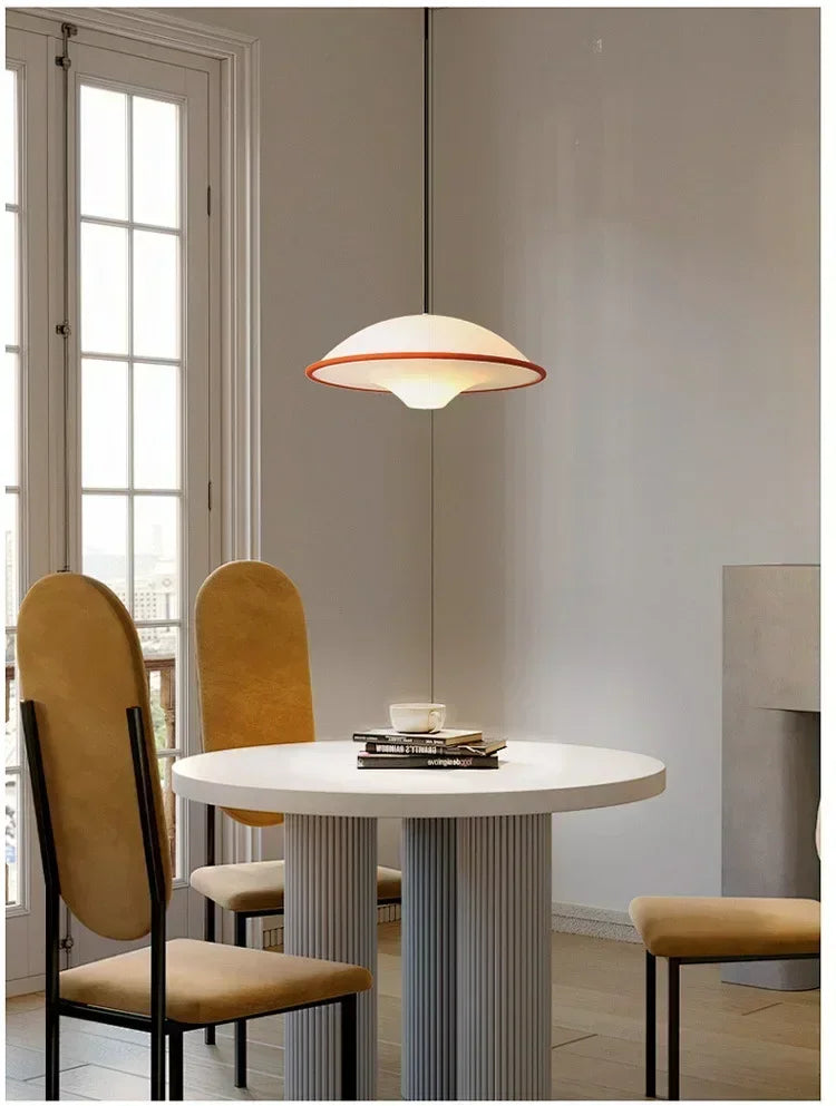 Nowoczesna Lampa Wisząca – Minimalistyczny Design z Owalnym Kloszem