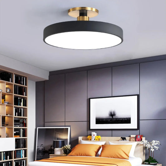Okrągła lampa sufitowa LED w stylu skandynawskim