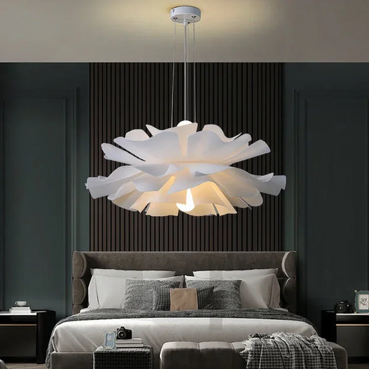 Wisząca lampa w kształcie kwiatu lotosu – Dekoracyjna lampa sufitowa z warstwowym kloszem