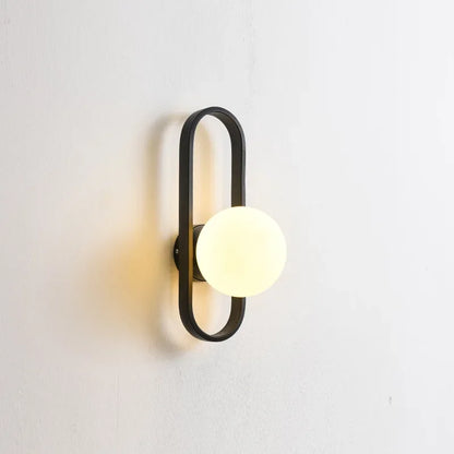 Nowoczesny Kinkiet Lampa Ścienna z Kulką z Mlecznego Szkła