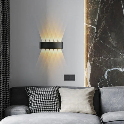 Nowoczesny wodoodporny kinkiet LED z wielopunktowym światłem góra/dół