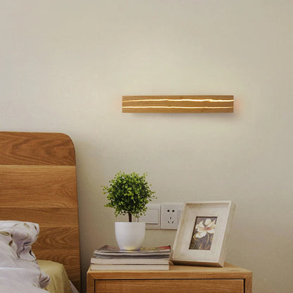 Nowoczesna drewniana lampa ścienna LED „Naturalna Linia” – kinkiet minimalistyczny