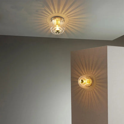 Elegancka lampa sufitowa szklana z kryształowym designem