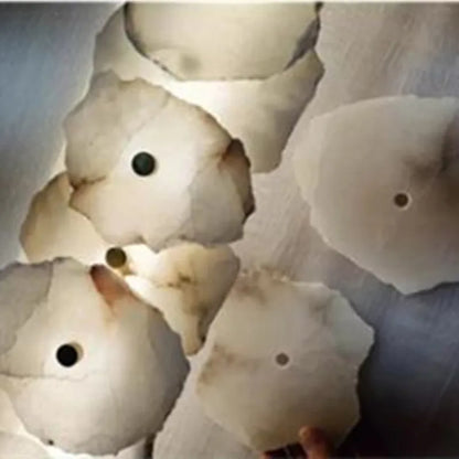 Nowoczesny kinkiet ścienny LED – dekoracyjna lampa w stylu organicznym