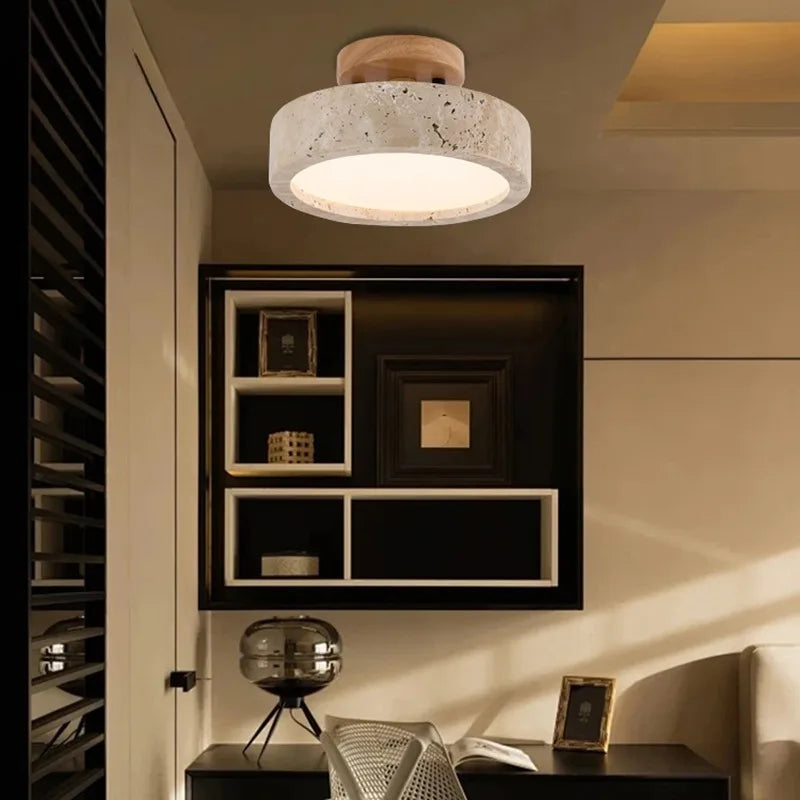 Sufitowa lampa z kamienia i drewna w stylu minimalistycznym