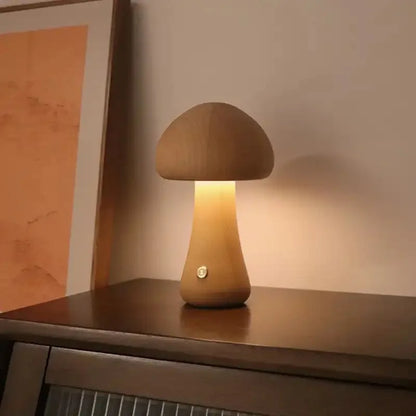 Drewniana lampa stołowa LED w kształcie grzybka – przytulne światło nocne