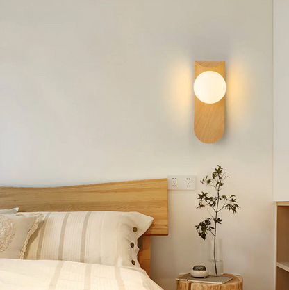 Nowoczesna lampa ścienna LED z elementem drewna – kinkiet do salonu i sypialni