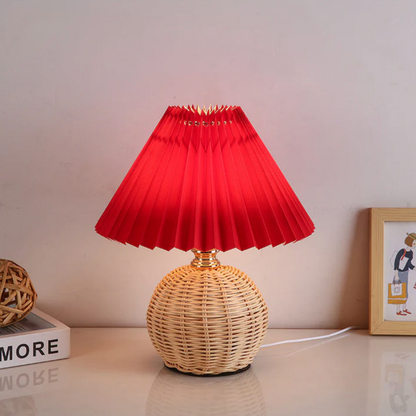 Lampka stołowa z plecioną podstawą – naturalny styl boho z plisowanym abażurem